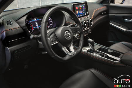 Nissan Sentra, volant, tableau de bord